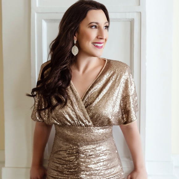 Meet your Posher, Aurora - Picture 4 of 5